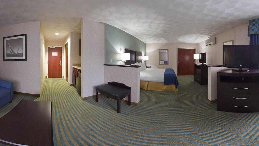 Holiday Inn Express & Suites Smithfield - Providence By Ihg Экстерьер фото