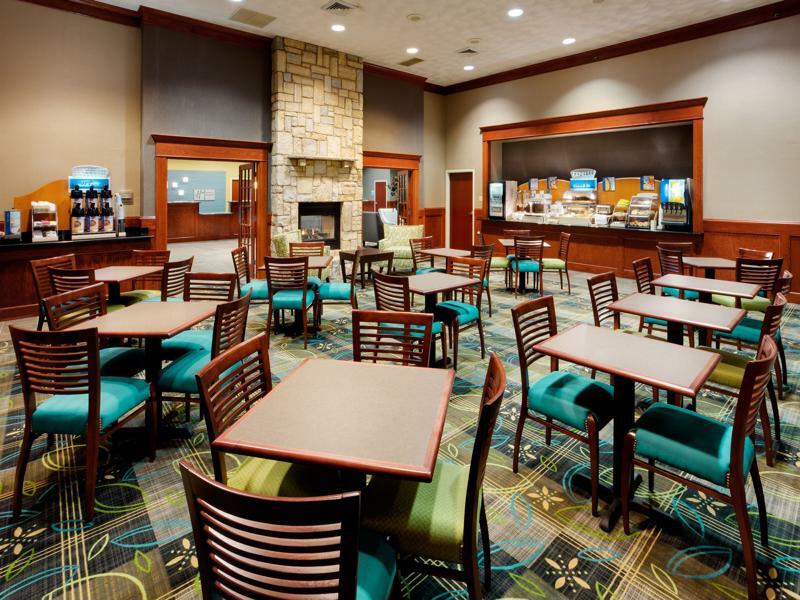 Holiday Inn Express & Suites Smithfield - Providence By Ihg Экстерьер фото